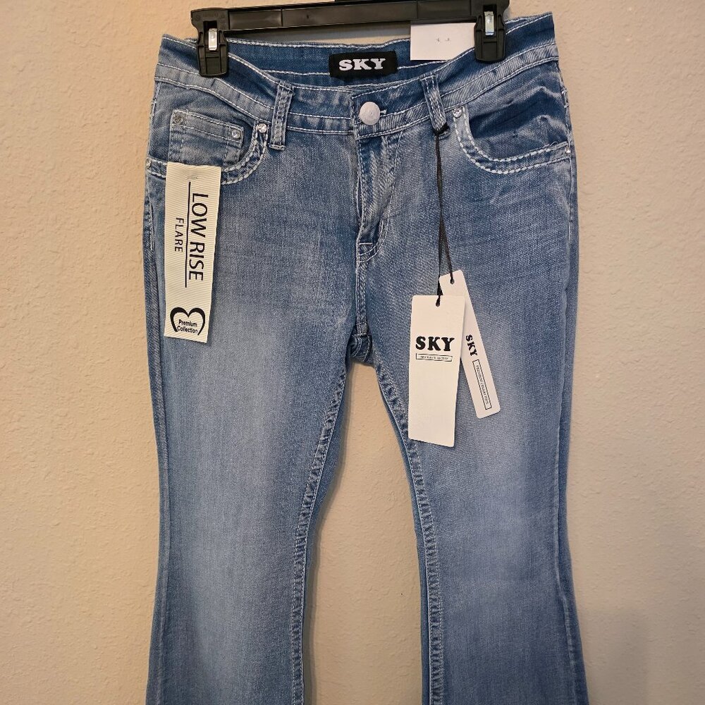 NWT SKY Premium Collection Low Rise, Flare Leg Decorative Jeans, Size 11
